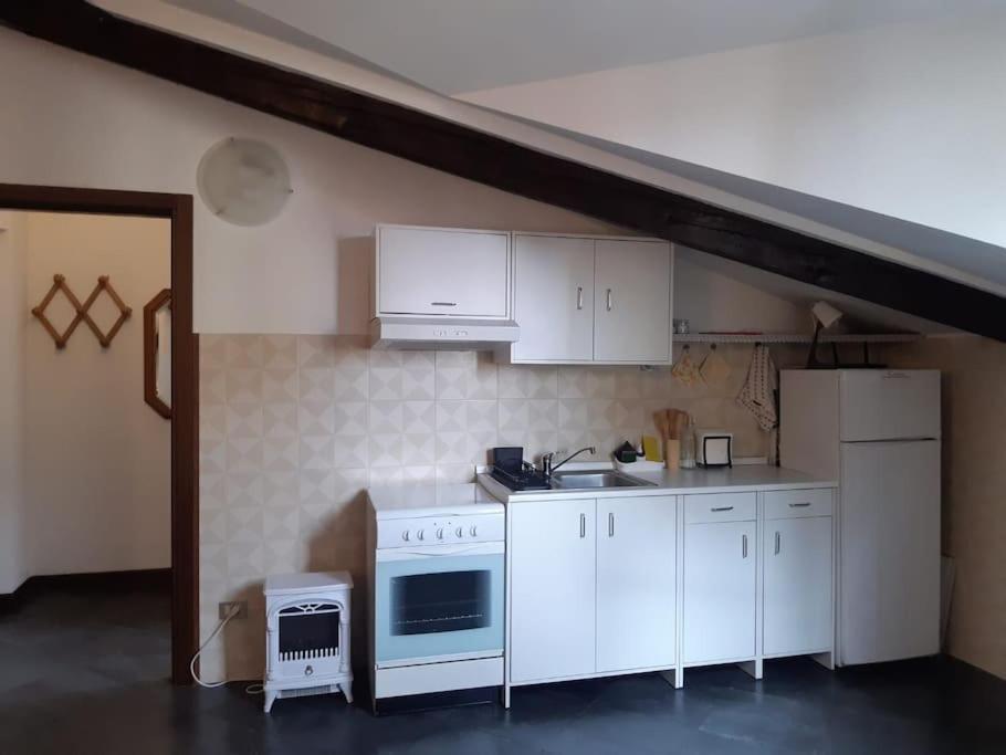 Appartement Monolocale Piano Alto Luminoso Pochi Minuti Metro Rossa